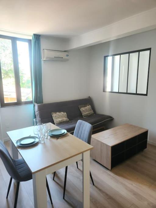 Le Maillot V Apartment Кастр Екстериор снимка